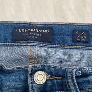 Lucky Brand size 6/28. Ankle length. High Rise Skinny Bridgette